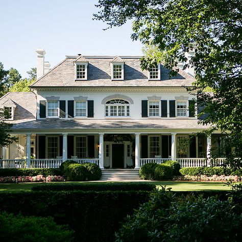 Southern Georgian Home, Colonial House Wrap Around Porch, Front Wrap Around Porch, Colonial House Exterior With Porch, Southern House Plans With Porch, House Plans With Porch, Classic Southern Home, Wedding Venues Georgia, Porch House