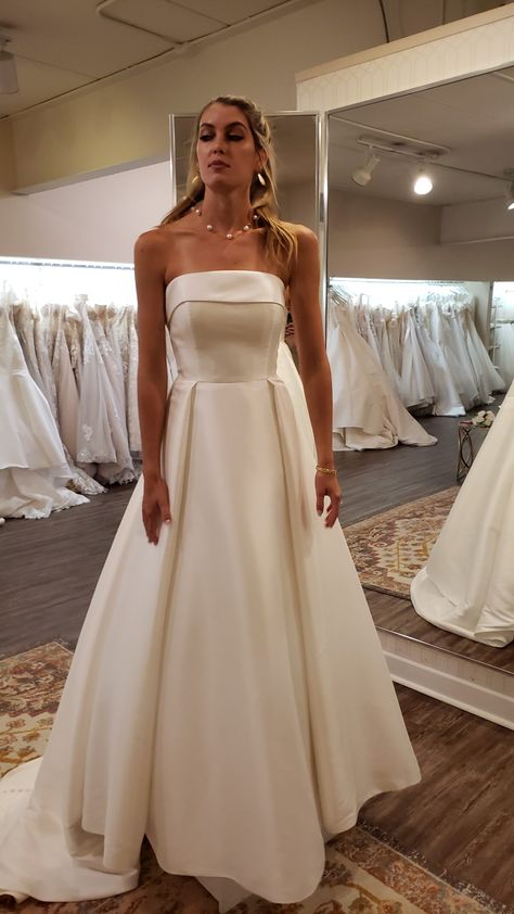 Ball Prom Dresses, Satin Strapless Wedding Dress, Ball Party Dress, Simple Wedding Dress Strapless, Debutante Dresses, Prom Dress Ball Gown, Plain Wedding Dress, Dress Stores, Ball Gown Prom Dress