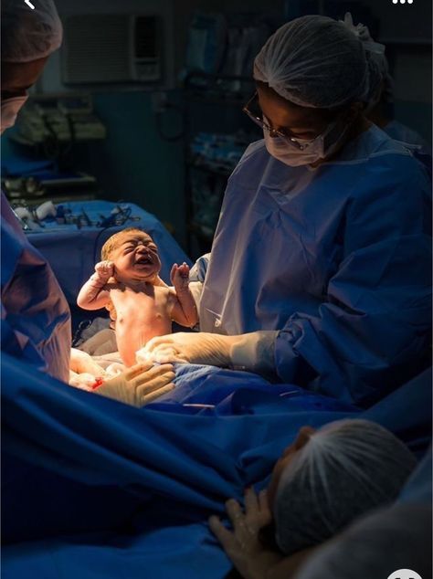 Obstetrician Aesthetic, Foto Doctor, Nursing School Inspiration, Midwifery Student, Nursing Motivation, Medical School Life, Medical Pictures, My Future Job, Medical Student Motivation