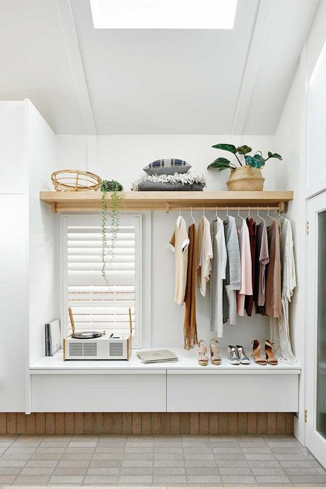 Open Closet Ideas, Hammock Diy, Hammock In Bedroom, Small Closet Design, Mini Dressing, Bedroom Wardrobe Ideas, Small Closet Space, Sport Bedroom, Open Wardrobe