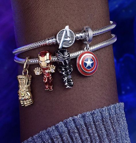 Pandora Charm Bracelet Marvel, Marvel Pandora Bracelet, Avengers Bracelet, Pandora Marvel, Marvel Jewelry, Наташа Romanoff, Pandora Bracelet Charms Ideas, Pandora Charms Disney, Everyday Cosplay