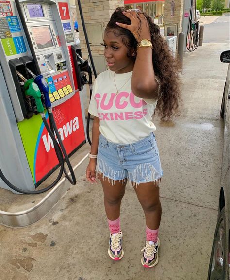 Cute Club Outfits With Sneakers, Baddie Outfits Sneakers, White Gucci Sneakers Outfit, Gg Rhyton Sneaker Outfit, Gucci Sneakers Outfit Black Women, Gucci Socks Outfit Black Women, Prada Sneakers Outfit Black Women, Gucci Rhyton Sneakers Outfit Women, Gucci Shoes Sneakers Outfit