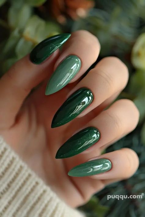 Green Nails: Embracing Nature's Hue - Puqqu Trendy Green Nails, Emerald Nails, Dark Green Nails, Green Acrylic Nails, Green Nail Art, Green Nail Designs, Nagel Tips, Green Nail, Pink Nail Art