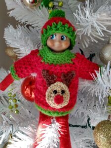 Elf On The Shelf Crochet Clothes, Elf On The Shelf Crochet, Crochet Elf On The Shelf, Aesthetic Crochet Patterns, Elf Crochet, Elf Sweater, Xmas Elf, Crochet Sweater Pattern Free, Elf Clothes