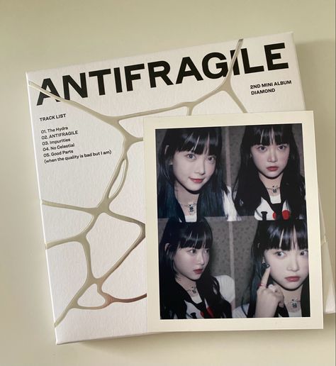 Le Sserafim Album Aesthetic, Le Sserafim Merch, Antifragile Le Sserafim, Le Sserafim Photocard, Yunjin Unforgiven, Le Sserafim Aesthetic, Cute Photocard, Sakura Yunjin, Chaewon Sakura