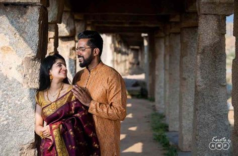 Hampi Pre Wedding Shoot, Traditional Dresses Pre Wedding, Indian Traditional Pre Wedding Shoot, Pre Wedding Traditional Shoot, Marathi Pre Wedding Photoshoot, Temple Prewedding Shoot, Pre Wedding Photoshoot Outdoor Traditional, Pre Wedding Poses Indian Traditional, Pre Wedding Photoshoot Traditional