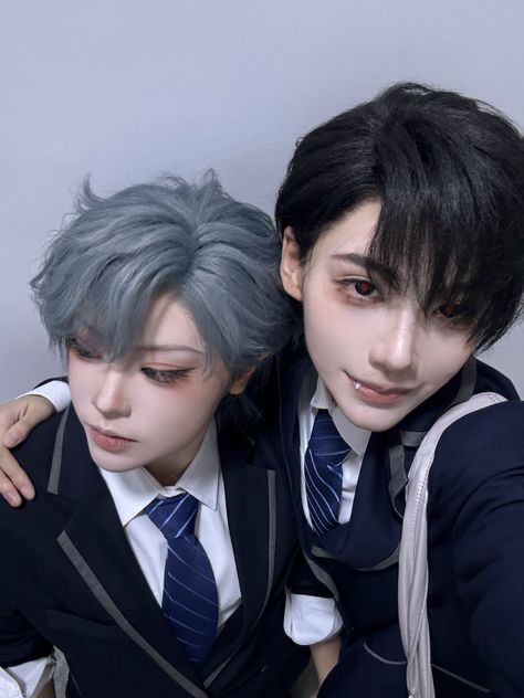 Evil Children, Blue Lovk, Alien Stage, Cosplay Hair, The Boy Is Mine, Heaven's Official Blessing, Pose Reference Photo, Anime Couples Drawings, Pose Reference