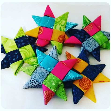 Folded Fabric Stars, Sewn Christmas Ornaments, Folded Star, Star Tutorial, Diy Christmas Presents, Scandinavian Christmas Decorations, Easy Diy Christmas Gifts, Fabric Origami, Diy Christmas Tree Ornaments