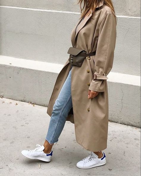 Belt Bag Trend  #beltbag #mango #mangobags #bags #trends #bagtrends #fashion #woman #womanfashion #bumbag #comfybags #styling #outfit #trendylooks Aw Style, Trenchcoat Outfit, Minimalistic Fashion, Trench Beige, Walking Down The Street, Trench Coat Outfit, Beige Trench Coat, Minimalist Women, Coat Outfit