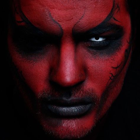 alexfaction's photo on Instagram Devil Makeup Halloween, Mens Halloween Makeup, Demon Makeup, Halloween Face Paint, Devil Makeup, Halloweenský Makeup, Halloween Makeup Diy, Mehron Makeup, Devil Halloween