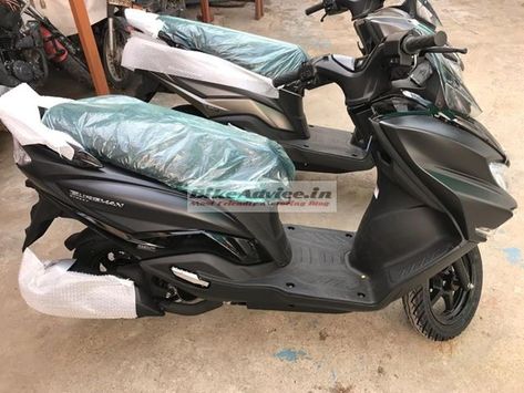 Suzuki Burgman Street is one of the best-selling 125cc scooters in the country. It has been spied in a new matte black colour. Burgman Street 125, 125cc Scooter, Suzuki Burgman, Black Colour, Fuel Efficient, Sport Bikes, Scooters, Matte Black, Black Color