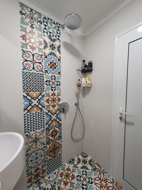 Mediterranean Toilet Design, Bathroom Tiles Design Ideas 2024, Mediterranean Style Bathroom, Latest Bathroom Tiles Design, Home Grill Design, Interior Design Mediterranean, Bathroom Tiles Design Ideas, Small Toilet Design, Bathroom Wall Tile Design