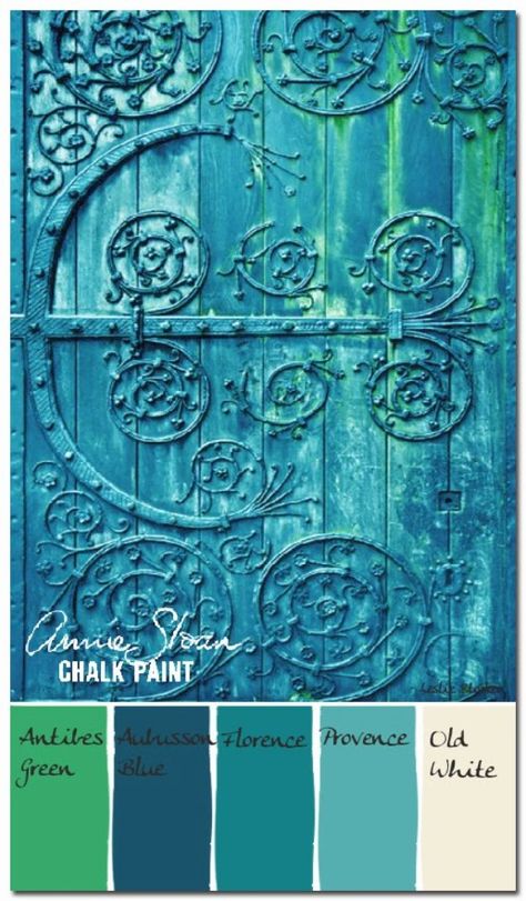 DIY Chalk Paint Furniture Ideas With Step By Step Tutorials - Verdigris Antique Door - How To Make Distressed Furniture for Creative Home Decor Projects on A Budget - Perfect for Vintage Kitchen, Dining Room, Bedroom, Bath http://diyjoy.com/chalk-paint-furniture-ideas Antibes Green, Minimalist Dekor, Chalk Paint Colors, Chalk Paint Projects, Diy Chalk Paint, Annie Sloan Paints, Distressed Furniture, Antique Door, Chalk Paint Furniture