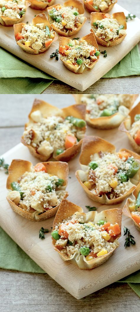 This recipe is adorable! The key is using a muffin pan & wonton wrappers to form perfect little mini crusts... YUM! 2 pot pies = 103 calories | 1.5g fat | 8g protein | PIN! Wonton Appetizers, Wonton Wrapper Recipes, Mini Pot Pies, Crisco Recipes, Mini Chicken Pot Pies, Hormel Recipes, Wonton Cups, Hungry Girl Recipes, Chicken Ranch