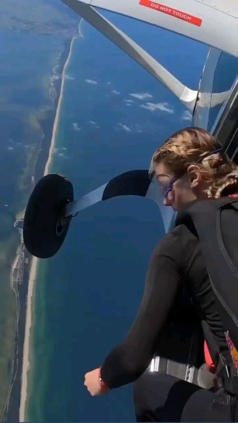 Performing some pretty epic dance moves while Skydiving | Weekend Motivation in 2022 | Adventure travel, Fun places to go, Crazy things to do with friends Sky Diving, Adventure Travel Explore, Fun Places To Go, Skydiving, Crazy Things To Do With Friends, Beautiful Places To Travel, Beautiful Sky, Feel Good Videos, Stuff To Do