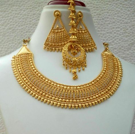 Light Weight Gold Choker Set With Grams, Gold Sets Jewelry Indian Design, Gold Set Design, Gold Bridal Necklace, Perhiasan India, Ruby Earrings Studs, Gold Necklace Indian, Gold Necklace Indian Bridal Jewelry, Gold Jewelry Simple