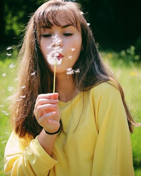 Dandelion Photoshoot, Candid Photography Aesthetic, Candid Portrait Photography, Dandelions Photography, Blow Dandelion, Dandelion Pictures, Archers Voice, Dandelion Photography, Period Dresses