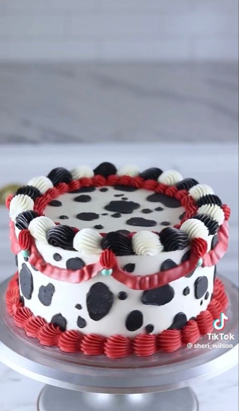 101 Dalmatians Birthday Cake, Dalmatian Birthday Cake, Dalmatian Cake Ideas, 101 Dalmatians Cake, Dalmatian Cake, Cow Birthday Cake, Cake Video, Cake Kids, Cow Birthday