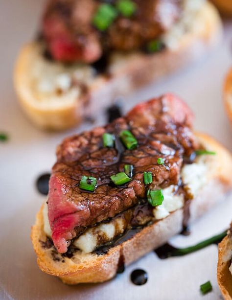 Blue Cheese Steak Crostini Appetizer Blue Cheese Steak, Steak Crostini, Crostini Appetizer, Steak With Blue Cheese, Seared Salmon Recipes, Crostini Appetizers, Cheese Steak, Pan Seared Salmon, Skirt Steak