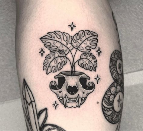 Monstera And Skull Tattoo, Ghost With Plant Tattoo, Skull And Plants Tattoo, Goth Plant Tattoo, Spooky Botanical Tattoo, Spooky Feminine Tattoos, Spooky Plant Tattoo, Creepy Plant Tattoo, Spooky Patchwork Tattoos