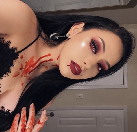 Vampyr Smink, Halloween Costumes Vampire, Maquillage Halloween Vampire, Vampire Makeup Halloween, Makeup Zombie, Halloween Make-up Looks, Halloweenský Makeup, Holloween Makeup, Vampire Halloween Costume