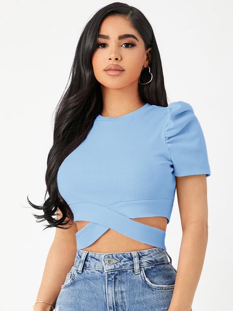 Top Celeste, Black Kids Braids Hairstyles, Body Con Dress Outfit, Summer Crop Tops, Women T Shirts, Women Tops, Crop Tee, Fashion Online Shop, Short Tops