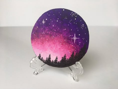 Evening sky rock painting idea :) Night Sky Painted Rocks, Stone Painting Night Sky, Night Sky Rock Painting, Rock Painting Ideas Mountain, Galaxy Rock Painting, Sunset Rock Painting, Rock Painting Ideas For Kids, Rock Painting Idea, Painting Ideas For Kids