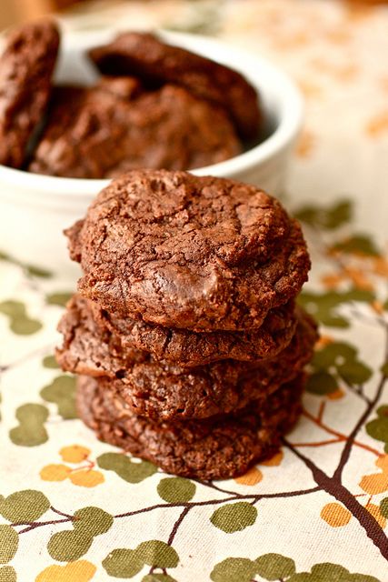 Thick and Chewy Double Chocolate Cookies Truffle Cookie, Chocolate Truffle Cookies, Chocolate Chip Shortbread Cookies, Truffle Cookies, Toffee Cookies, Double Chocolate Cookies, Cocoa Cookies, Chocolate Truffle, Spice Cookies