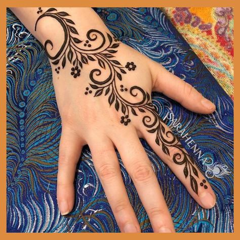 Top 50 Best Easy Mehndi Design Images and Photos - Mehndi Artist Delhi Tattoo Designs For Back, Henna Designs Floral, Henne Tattoo, Mehandi Art, Cute Henna, Floral Henna Designs, Tato Henna, Henna Ideas, Henna Tattoo Hand