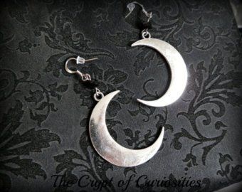 Etsy :: Your place to buy and sell all things handmade Moon Earrings Aesthetic, Dr Accessories, Moon Earrings Silver, Silver Moon Earrings, Moon Pie, Aesthetic Moon, Trad Goth, Dagger Earrings, Celestial Earrings