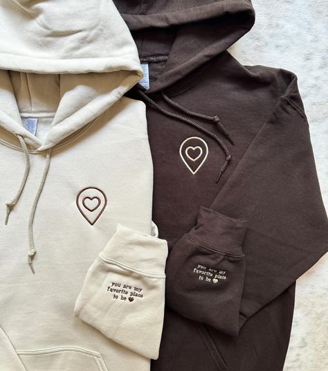 If they sent this to you, they wanna get matching hoodies🤭💕 Which one would you wear with ur partner/ bestie??❣️ some recent orders🌷 This gift is something they will wear forever & when they wear it they’ll be reminded of how much love & appreciation you have for them🫶🏼 SHOP NOW~Link in bio<3 ~~ #anniversary #anniversarygift #gift #embroiderymachine #embroidery #custominitials #asmr #embroideryasmr #SmallBusiness #bfgiftideas #gfgiftideas #boyfriendgiftideas #girlfriendgiftideas #match... Matching Hoodie Designs For Couples, Couple Hoodies Ideas Design Diy, Bestie Hoodies Matching, Couple Hoodies Ideas Design, Hoodie Embroidery Ideas, 3 Anniversary, College Photos, Couple Hoodies, Clothing Labels Design