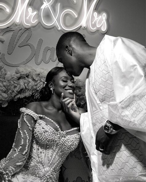 Senegalese Wedding, Nikkah Pictures, Ghanian Wedding, Nigerian Engagement, African Museum, Muslim Wedding Photos, Natural Hair Wedding, Muslim Wedding Photography, Africa Wedding