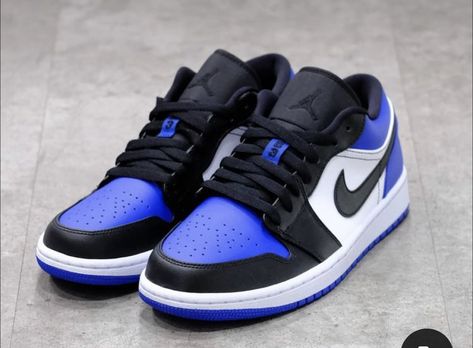 Sneakers Men Fashion Nike, Nike Azul, Casual Sneakers For Men, Nike Fashion Sneakers, Pretty Sneakers, Nike Air Jordan Shoes, Nike Shoes Girls, Nike Fashion Shoes, Black Nike Shoes