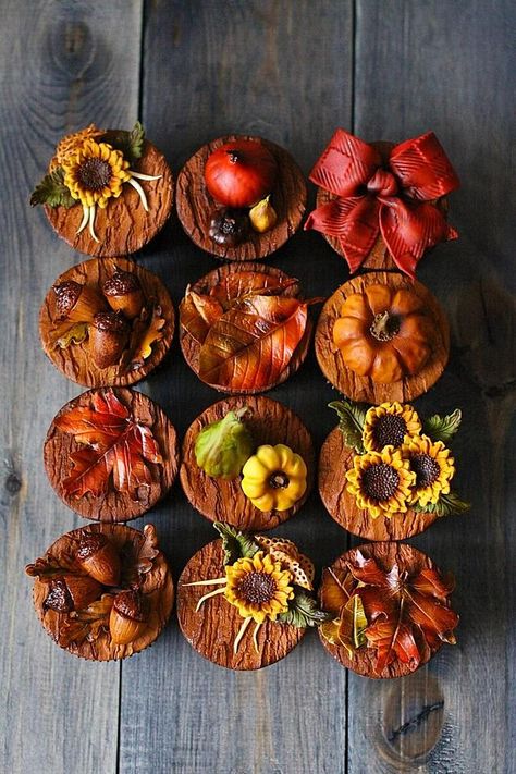 Autumn Cupcakes, Thanksgiving Cupcakes, Dark Chocolate Cupcakes, Passion Fruit Syrup, Fall Cupcakes, Cake Decorating Piping, Cupcake Art, Fall Cakes, Fall Cookies