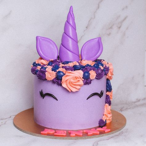 A little twist to our Unicorn cake inspired by My Little Pony! ✨ Purple Unicorn Cake, Pony Birthday Cake, Unicorn Purple Cake, Ombre Unicorn Cake, Unicorn Layer Cake, How To Make A Unicorn Horn For A Cake, Horse Birthday Cake, Unicorn Single Tier Cake, My Little Pony Cake