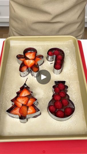 2M views · 1.3K comments | Easy holiday chocolate treats | Easy holiday chocolate treats I make chocolate treats with strawberries, raspberries and almonds. | By Justine Kameron | Facebook Chocolate Mice Cherries, Christmas Fruit Ideas For Kids, Diy Chocolate Decorations, Chocolate Covered Strawberries Christmas Ideas, Diy Christmas Chocolate Gifts, Christmas Chocolate Molds Ideas, Strawberry Christmas Dessert, Christmas Shaped Food, Christmas Chocolate Ideas