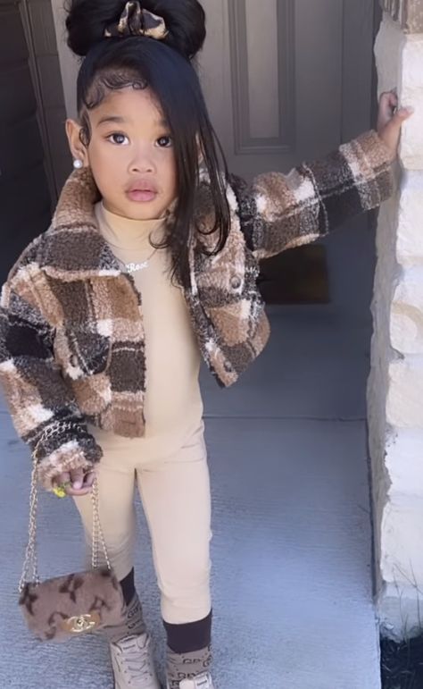 Toddler Girl Outfits Black Kids, Big Friend Group, Fun Outfit Ideas, Kids Outfits Daughters, Famous Youtuber, Dd Osama, Stylish Kids Outfits, Fashion Baby Girl Outfits