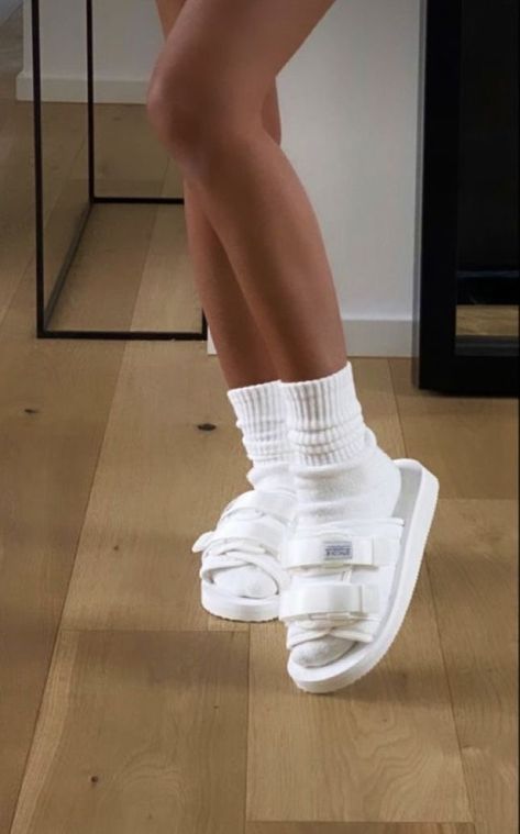 Mode Shoes, Dr Shoes, Foto Baby, Neue Outfits, Hype Shoes, Shoe Inspo, Girly Shoes, Aesthetic Shoes, Swag Shoes