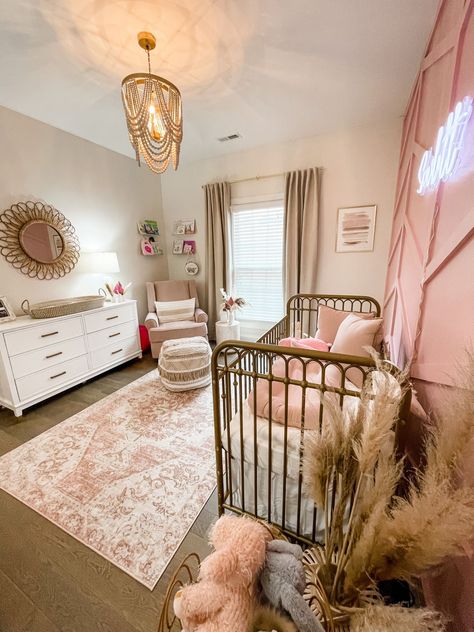 Country Boho Nursery, Blush Nursery Ideas, Cozy Baby Room, Nursery Idea, Baby Nursery Inspiration, Girl Nursery Themes, Nursery Girl, Baby Room Themes