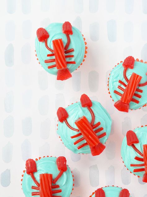 Lobster Cupcakes, Lobster Party, Crawfish Party, Crawfish Boil Party, Happy Crafts, Lobster Bake, Red Licorice, Blue Frosting, Clam Bake