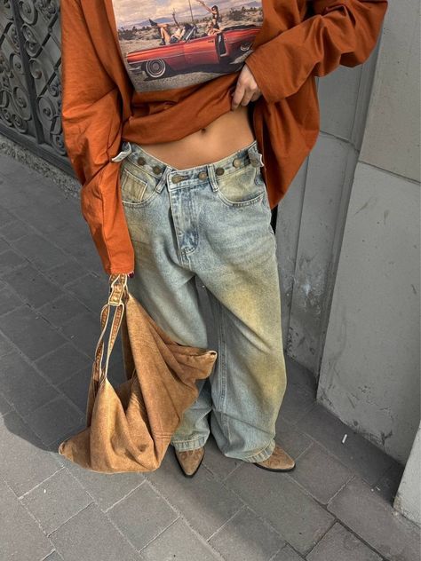 Jeans Outfit Women, Carpenter Jeans, Jean Outfits, Fashion Inspo Outfits, Fashion Inspo, Women Jeans, Clothes For Women, Denim Outfits