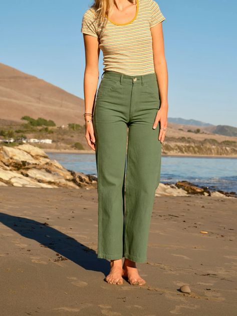 Painter Pants – Mollusk Surf Shop Painter Pants Outfits Women, Style Yellow Pants, Painter Style, Colored Pants Outfits, Granola Outfits, Hawaii Fashion, Wardrobe Challenge, Mollusk Surf, Painter Pants