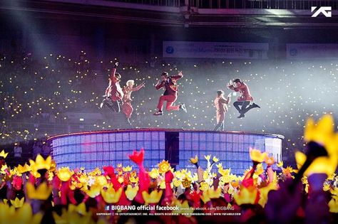 2014 #BIGBANG + α IN SEOUL One Yg, Bigbang Concert, Top Choi Seung Hyun, Yg Family, Vip Bigbang, Stage Presence, Yg Ent, Top Bigbang, Tokyo Dome