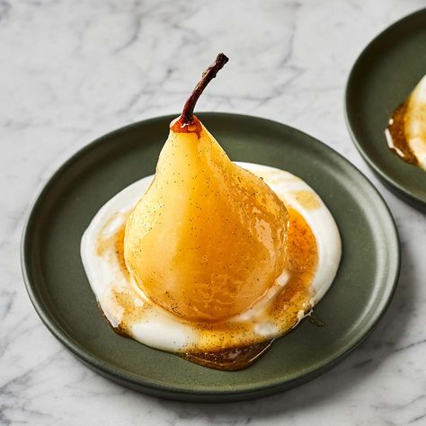 Poached Pairs Pear Recipes, Cinnamon Yogurt, Poached Pears Recipe, Burrata Recipe, Wine Poached Pears, Passover Desserts, Pear Dessert, Dessert Wine, Yogurt Recipe