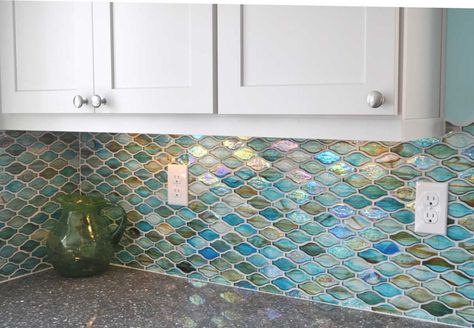 shimmering beach tile for a beach kitchen Beach Tile, Beachy Kitchens, Beach Kitchen, Beach Kitchens, Beach House Kitchens, Kitchen Backsplash Designs, Open Concept Floor Plans, Backsplash Kitchen, Home Tips