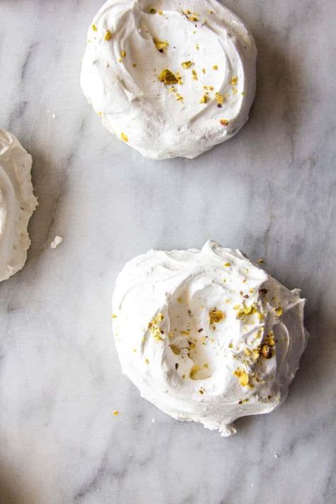 Small Batch Meringue Cookies, Forgotten Cookies, Meringue Cookie, Nigella Lawson Recipes, Awesome Desserts, Meringue Desserts, Pavlova Recipe, Meringue Cookies, Nigella Lawson