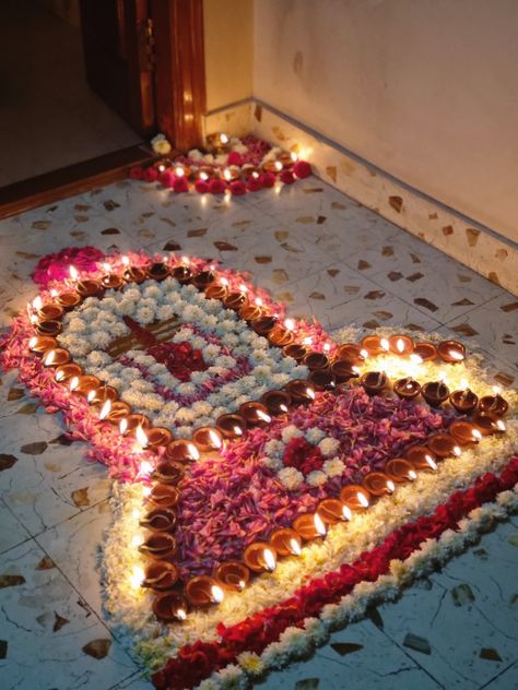 Deepostva, mahadev, flower deepam decoration Karthika Deepam Decoration, Deepam Decorations, Mahadev Decoration, Karthika Deepam, Karthika Masam, Mata Rani, Diwali Craft, Shiva Painting, Flower Rangoli