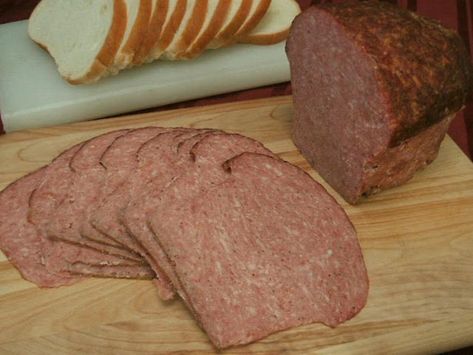 Luncheon Meat Recipe, Deli Meat Recipes, Curing Meat, Cured Meat Recipes, Sausage Making Recipes, Homemade Sausage Recipes, Sausage Making, Lunch Meat Recipes, Luncheon Meat