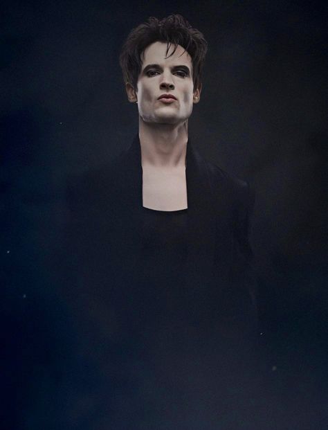 Tom Sturridge Sandman, Sandman Memes, Sandman Morpheus, Sand Man, Morpheus Sandman, God Of Dreams, Dark Academia Goth, Sandman Comic, Sandman Neil Gaiman