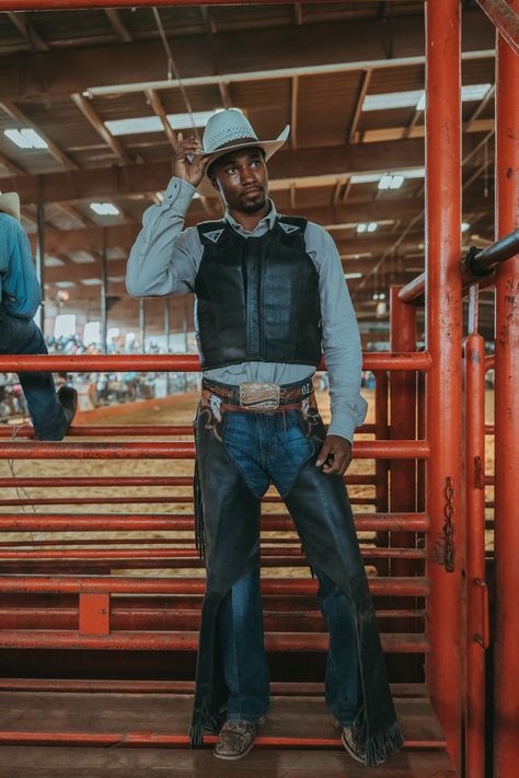 Black rodeo culture has been overlooked. This photographer wants to change that Black Rodeo, Bareback Riding, Pan African Flag, Married In Vegas, American Bull, American Cowboy, Rodeo Events, Black Cowboys, African Flag